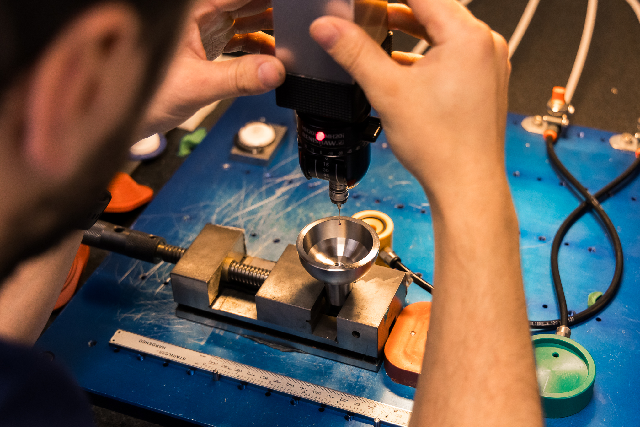 Production implant chirurgie de la hanche Dedienne Santé